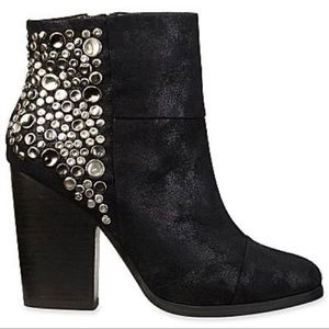 Cosmopolitan Studded Black Ankle Boots Sz 6.5